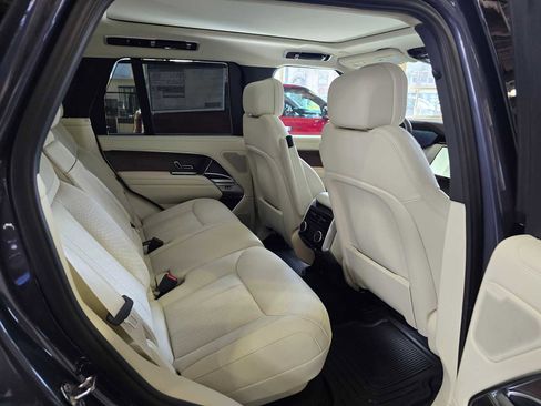 New 2026 Land Rover Range Rover SE image 13
