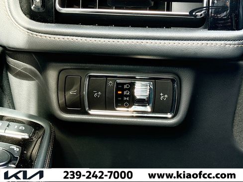 Used 2025 Lincoln Aviator Reserve image 37