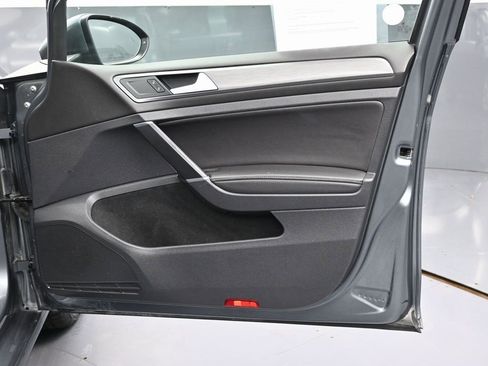 Used 2021 Volkswagen Golf 4-Door image 35