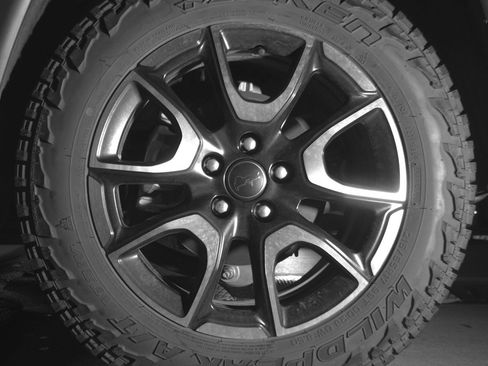 Used 2025 Jeep Compass Trailhawk image 14