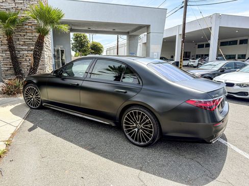 Used 2023 Mercedes-Benz S 580 4MATIC Sedan image 3