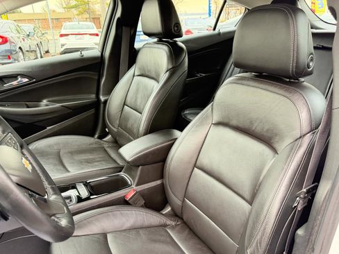 Used 2017 Chevrolet Cruze Premier FWD image 14