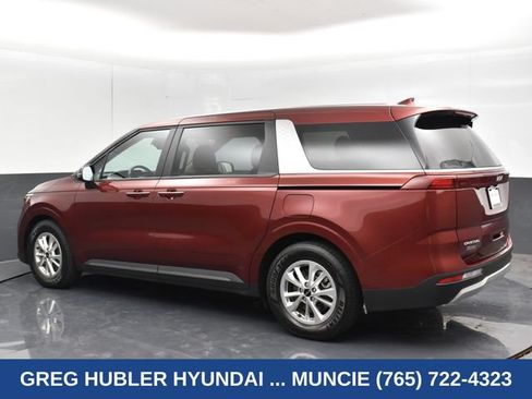 Used 2023 Kia Carnival LX FWD image 18