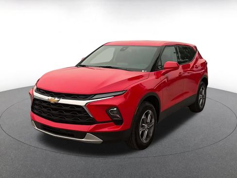 Used 2026 Chevrolet Blazer LT FWD image 5