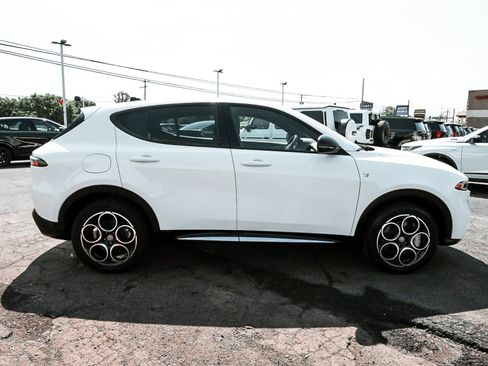 Used 2024 Alfa Romeo Tonale Ti AWD/4WD image 7