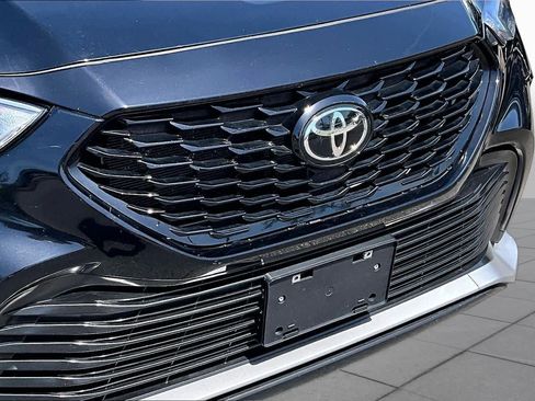 Used 2024 Toyota Highlander XSE FWD image 30