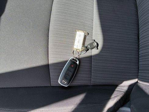 Used 2025 Nissan Sentra SV FWD image 17