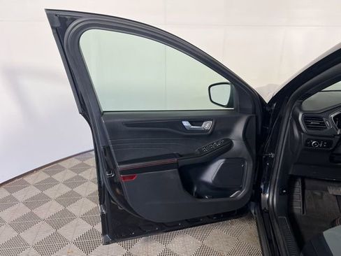 Used 2025 Ford Escape ST-Line Select AWD/4WD image 15
