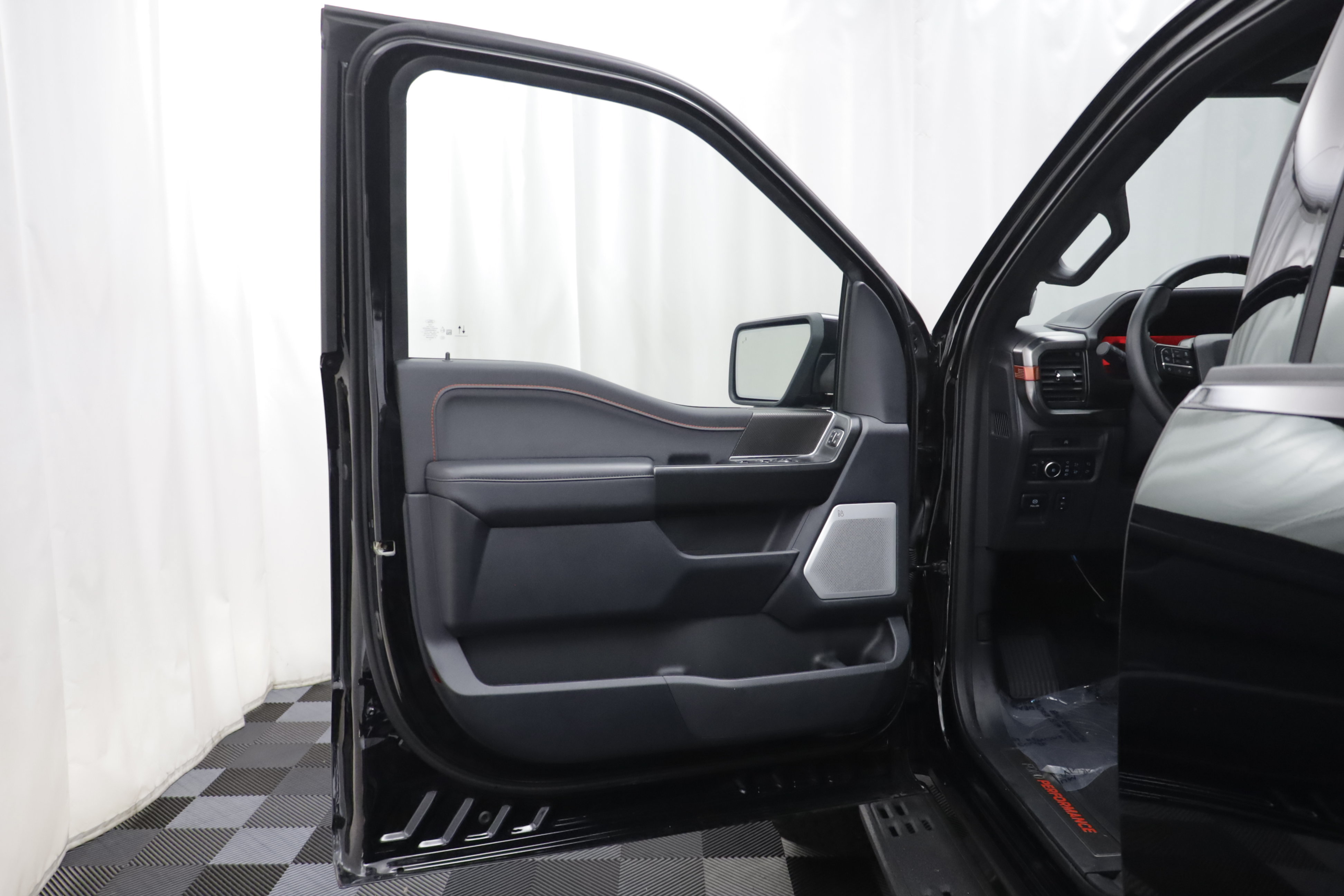 Used 2025 Ford F150 Raptor AWD/4WD image 5