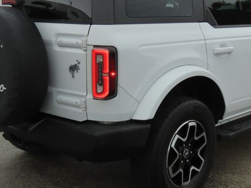 Certified 2023 Ford Bronco Outer Banks AWD/4WD image 10