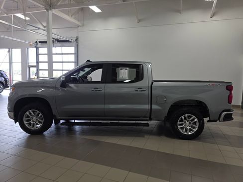 Used 2025 Chevrolet Silverado 1500 LT AWD/4WD image 2