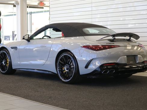 Used 2023 Mercedes-Benz SL 63 AMG 4MATIC w/ Driver Assistance Package image 11
