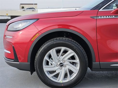 New 2026 Lincoln Corsair Premiere image 9