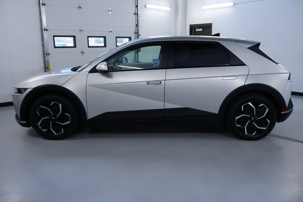 Used 2024 Hyundai Ioniq 5 SEL AWD/4WD image 4