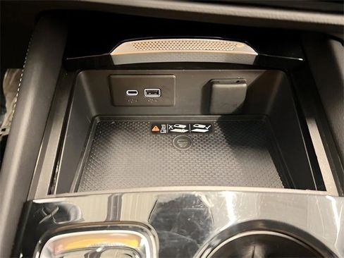 Certified 2025 Buick Envision Sport Touring image 28