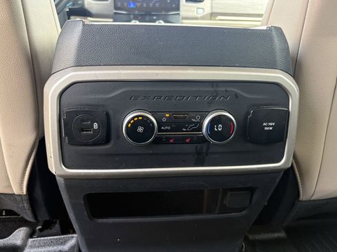 Used 2023 Ford Expedition Limited AWD/4WD image 26
