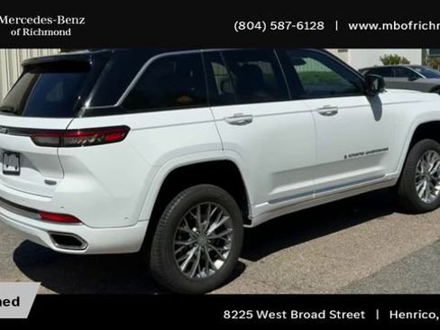Used 2024 Jeep Grand Cherokee Summit w/ Luxury Tech Group V image 2