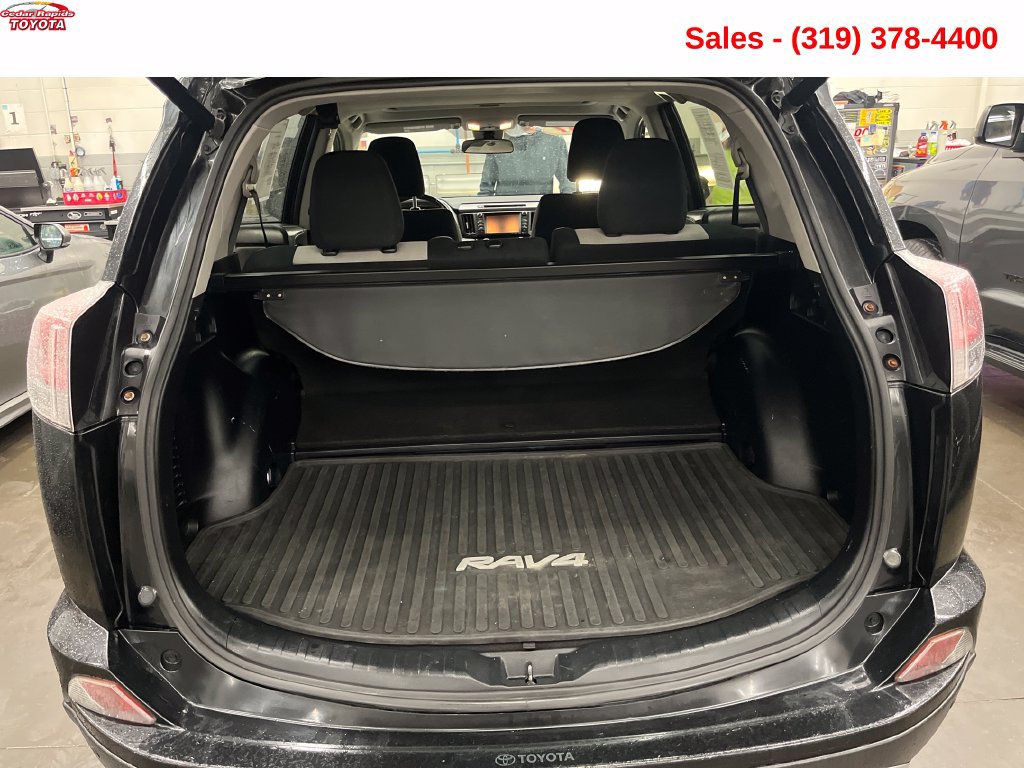 Used 2017 Toyota RAV4 XLE w/ Convenience Package AWD/4WD image 5