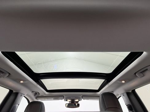 Used 2019 Jeep Cherokee Trailhawk image 11