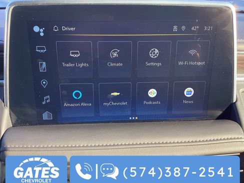 Used 2024 Chevrolet Tahoe LT image 3