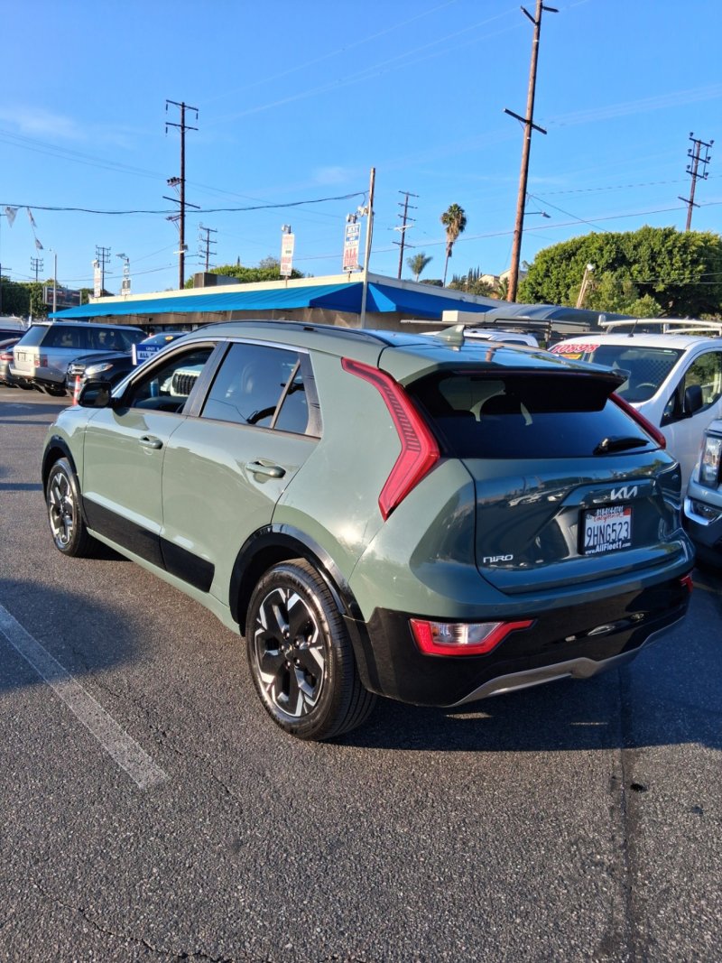 Used 2023 Kia Niro Wind w/ Wind Preserve Package FWD image 4