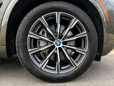 Used 2024 BMW X5 xDrive50e w/ M Sport Package image 12