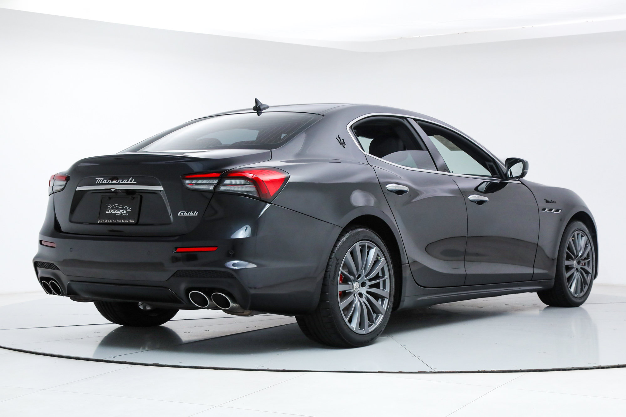 Certified 2022 Maserati Ghibli Modena RWD image 5