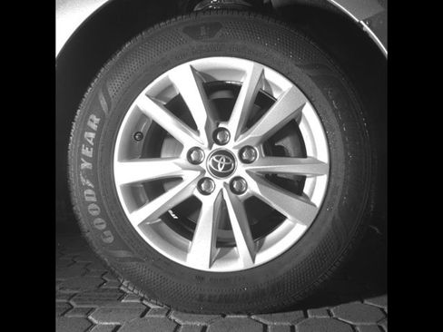 Used 2012 Toyota Camry L image 9