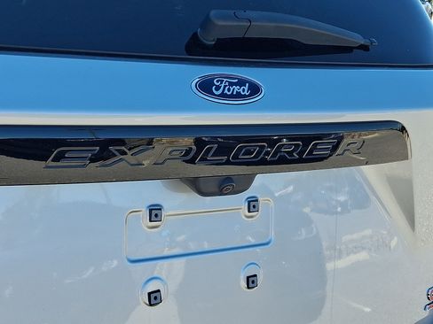 Used 2023 Ford Explorer ST w/ Equipment Group 401A AWD/4WD image 34