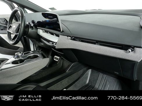 Certified 2025 Cadillac Optiq Luxury 2 w/ LPO, Floor Liner Package image 24