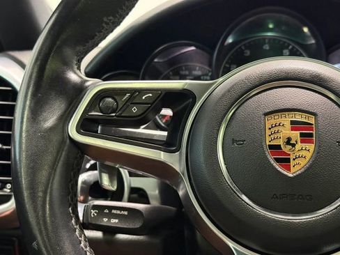 Used 2017 Porsche Cayenne Platinum Edition AWD/4WD image 15