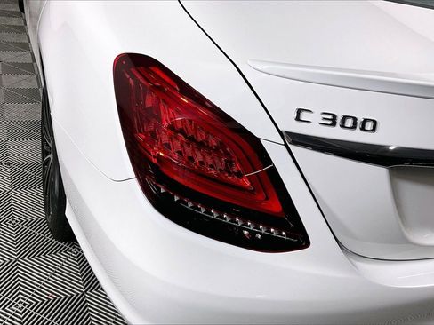Used 2019 Mercedes-Benz C 300 Sedan image 28