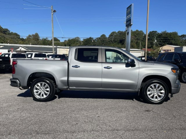 Used 2025 Chevrolet Silverado 1500 Custom RWD image 2