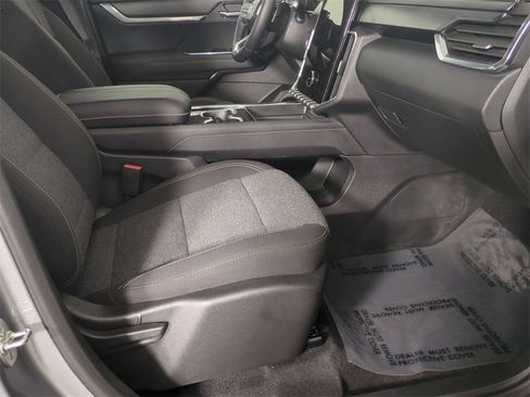 Certified 2025 GMC Acadia Elevation image 28