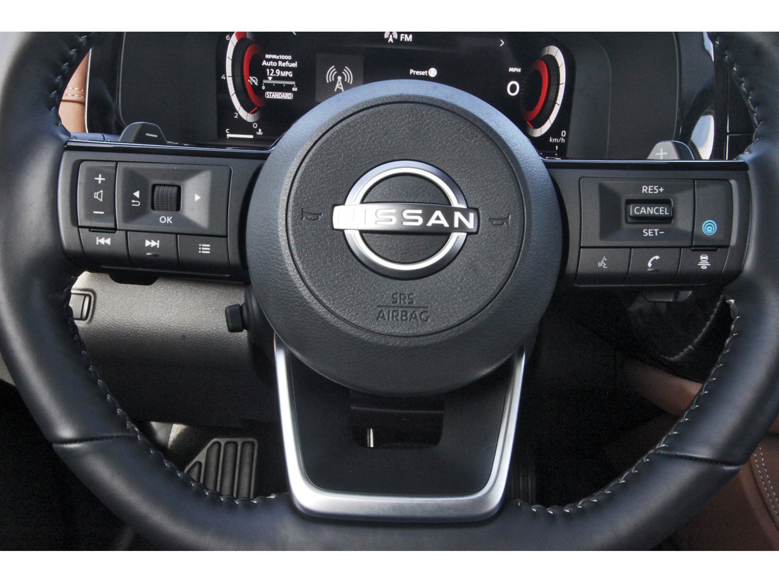 Certified 2025 Nissan Pathfinder Platinum w/ Cargo Package FWD image 19