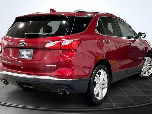 Used 2020 Chevrolet Equinox Premier image 2