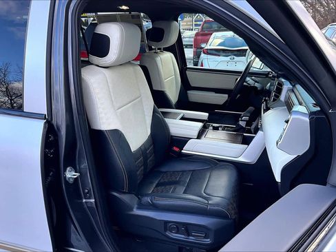 Used 2024 Toyota Sequoia Capstone image 7