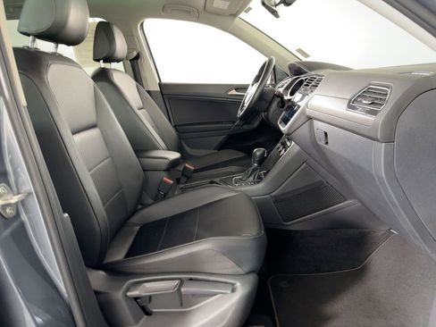 Used 2019 Volkswagen Tiguan SE image 28