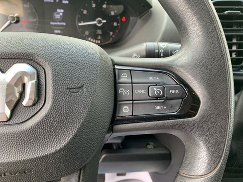 Used 2025 RAM ProMaster 2500 w/ Convenience Group FWD image 19