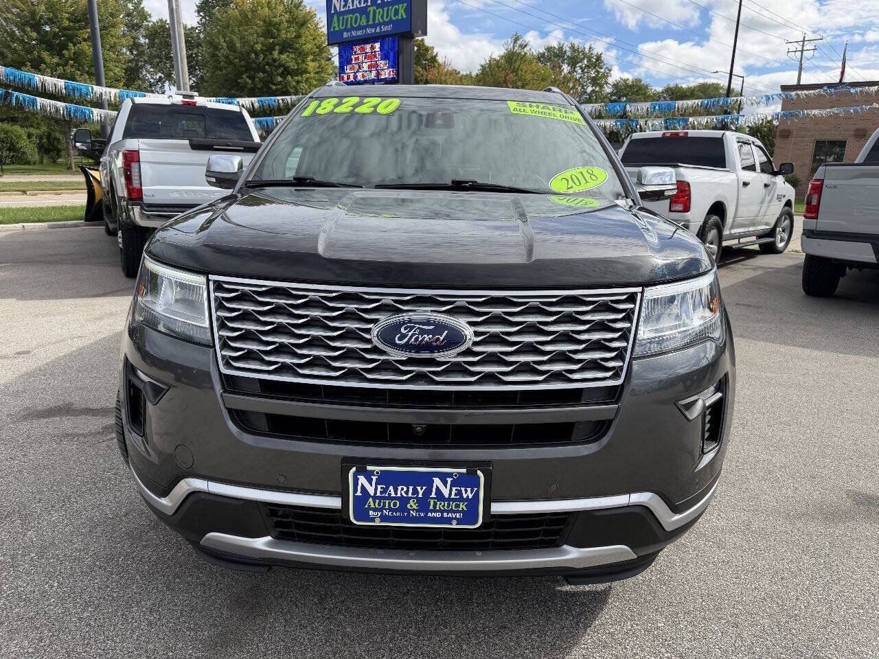 Used 2018 Ford Explorer Platinum AWD/4WD image 2