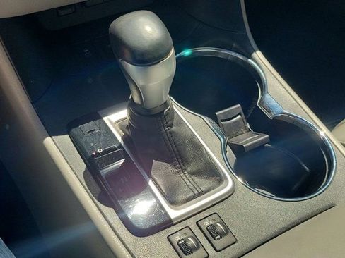 Used 2019 Toyota Highlander XLE image 25