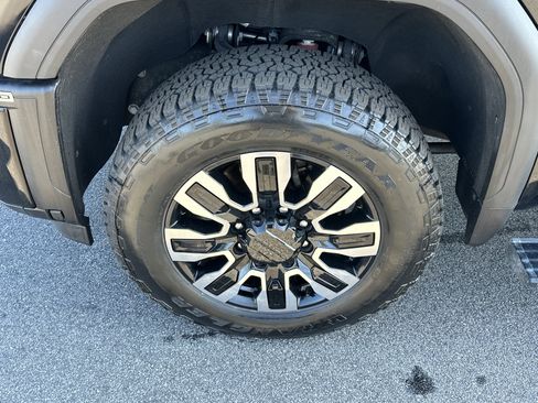 Certified 2024 GMC Sierra 2500 Denali Ultimate image 12