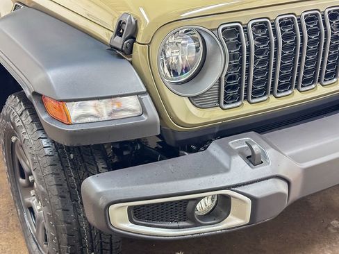 New 2026 Jeep Gladiator Sport image 12