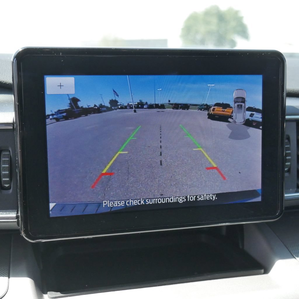 Used 2024 Ford Explorer XLT w/ Equipment Group 202A AWD/4WD image 30