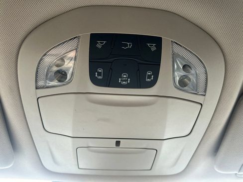 Used 2022 Chrysler Pacifica Touring-L AWD/4WD image 43