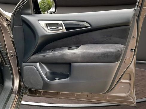 Used 2015 Nissan Pathfinder SV FWD image 22