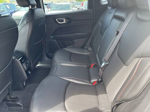 Used 2025 Jeep Compass Trailhawk AWD/4WD image 23