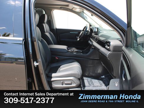 Certified 2025 Honda Pilot Touring image 21