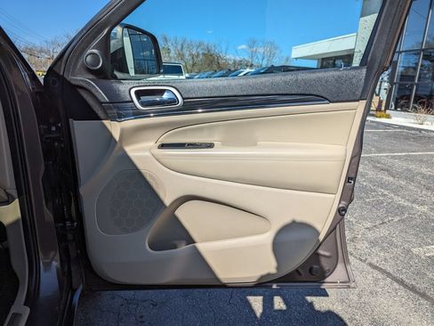 Used 2021 Jeep Grand Cherokee Limited AWD/4WD image 29