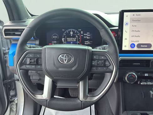 Used 2025 Toyota Tacoma TRD Off-Road AWD/4WD image 19